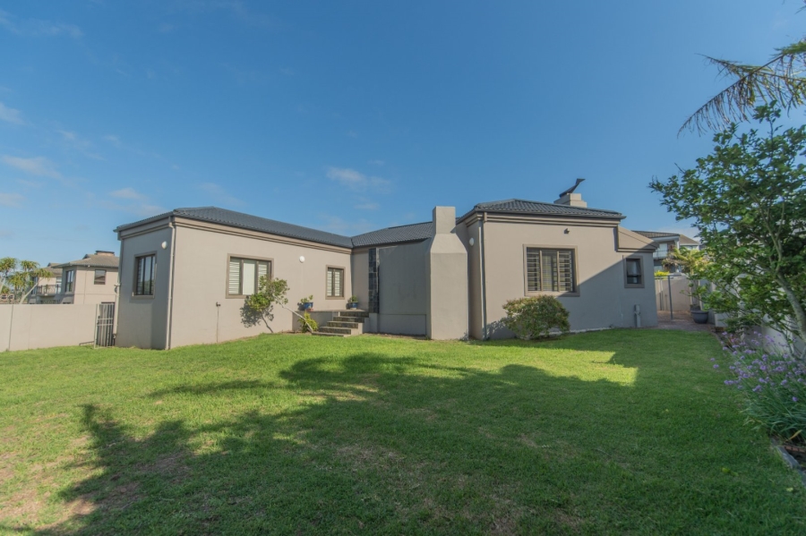 To Let 3 Bedroom Property for Rent in Lovemore Heights Estate Eastern Cape